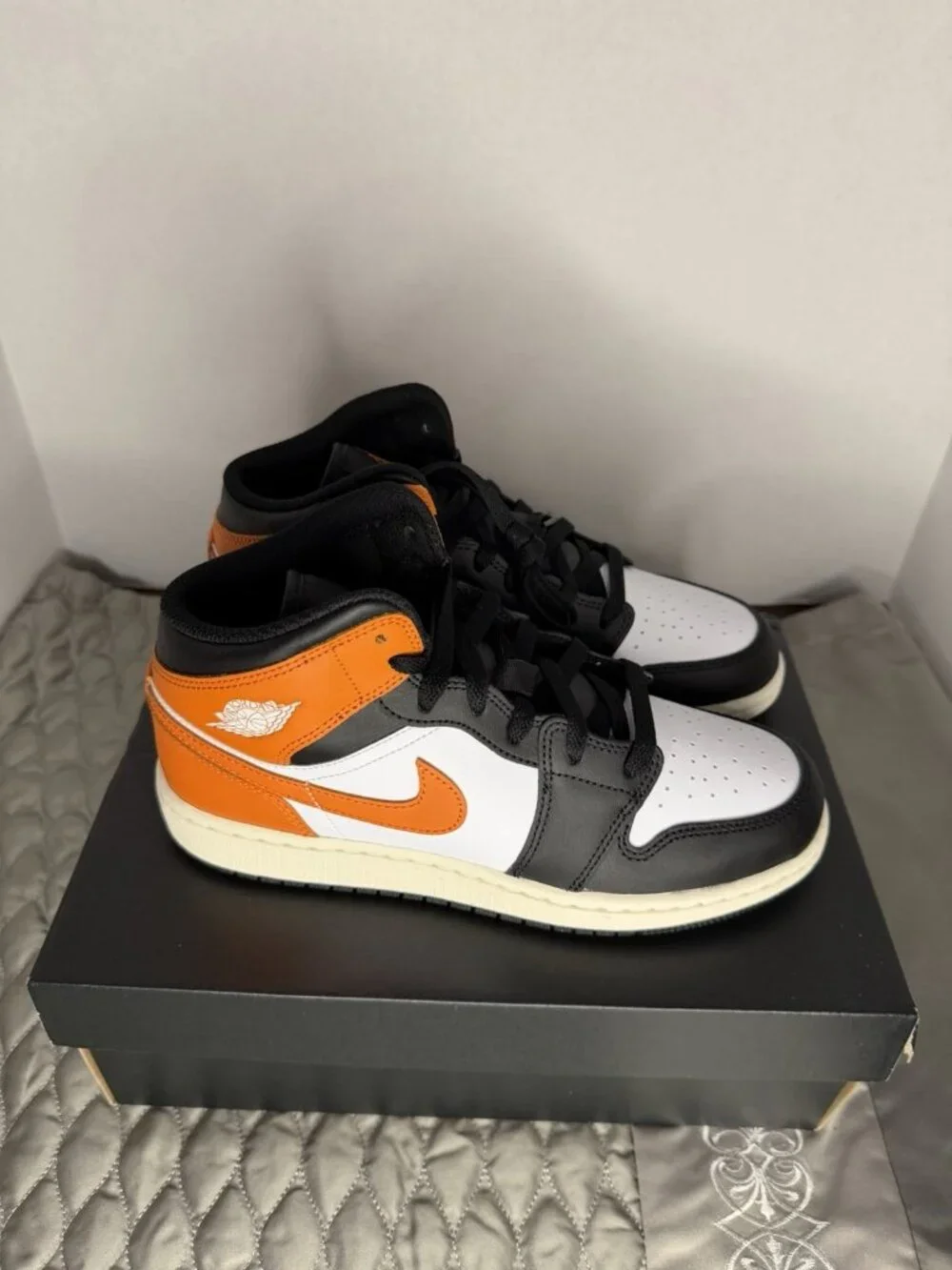 Air Jordan 1 Mid SE Turf Orange 6y